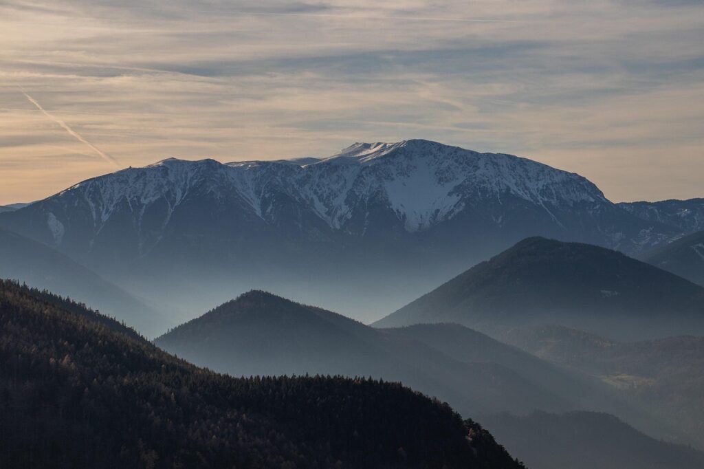 Una veduta delle montagne
